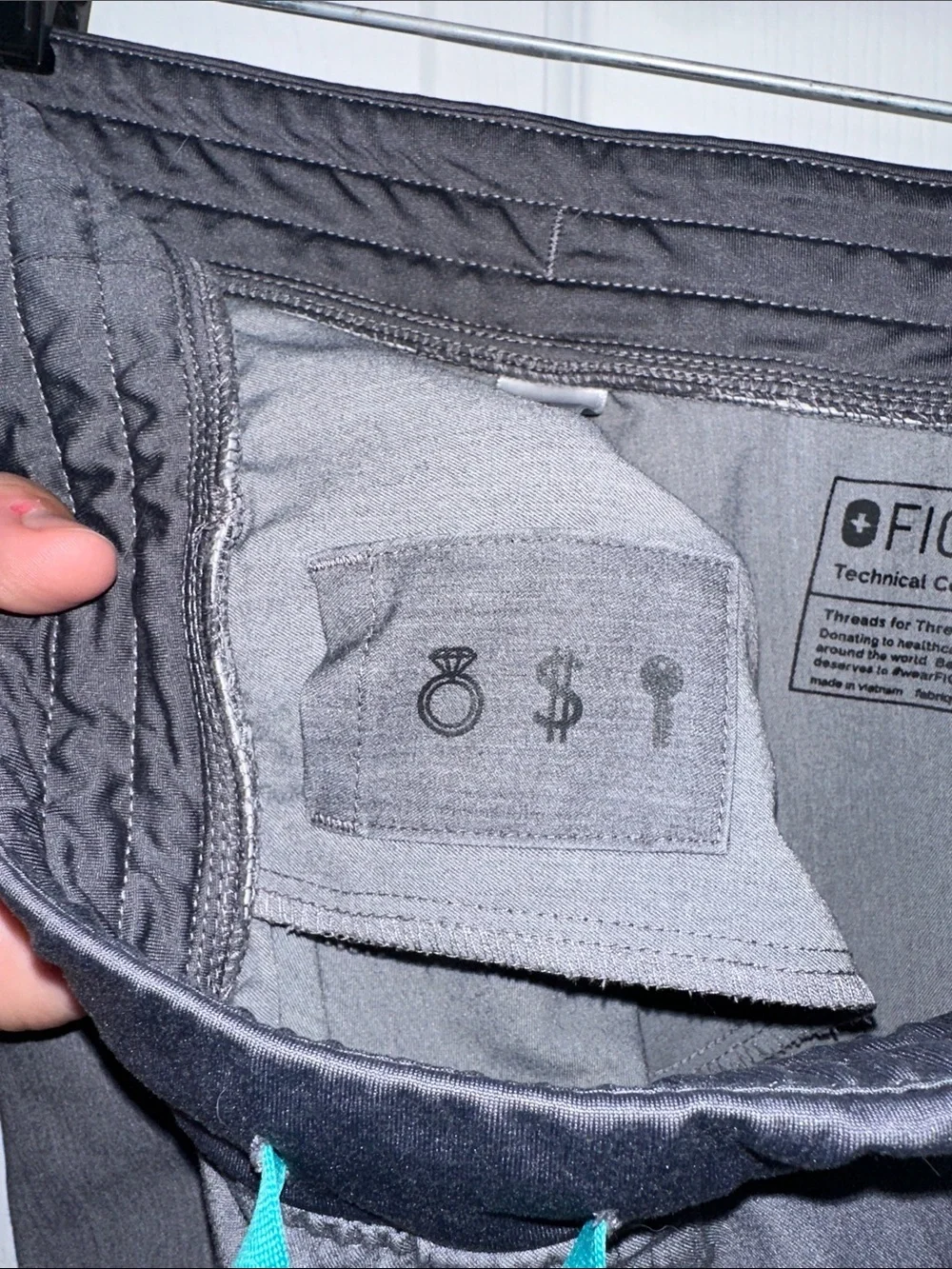 Figs Men's Gray Jogger Scrub Pants & Top Set - Charcoal Gray